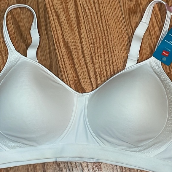 Hanes White Wire-Free Bra, Large - Picture 2 of 6